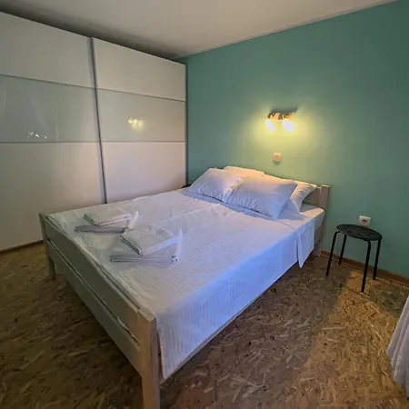 White Bear 1663 Muhar Apartment Zemun